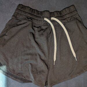 Vuori Halo Performance Shorts 2.0 - Size M - Color Black Heather